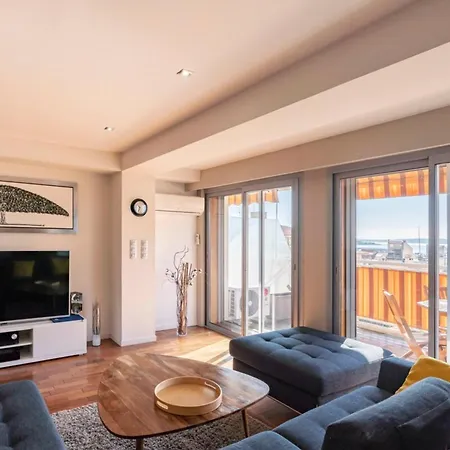 Wonderful Sea-view 5-room Cannes